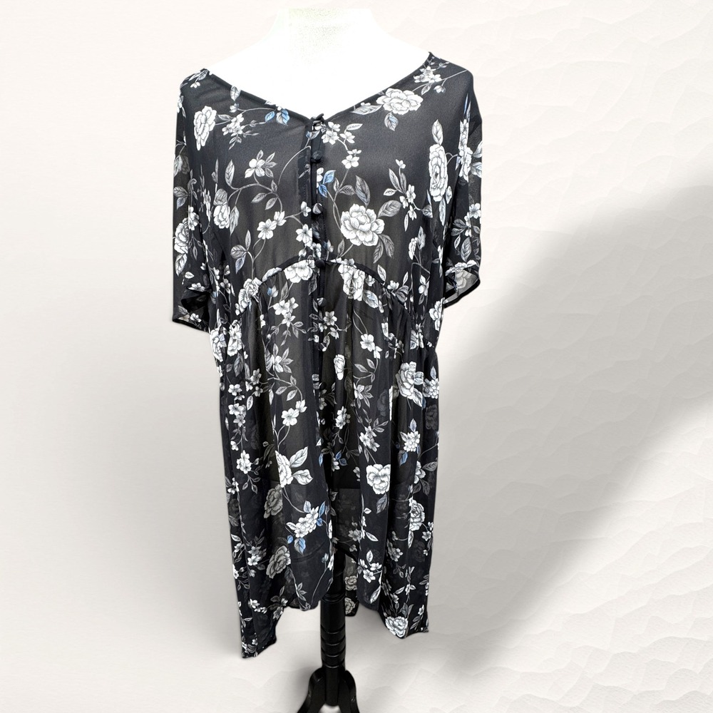 Torrid Floral Hi-Lo Blouse Womens 2x Black Dark Floral Flutter Sleeve Chiffon